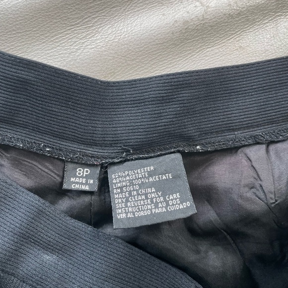 Kasper black pleated/ cuffed pant suit, zip up jacket size 8P - Picture 5 of 9